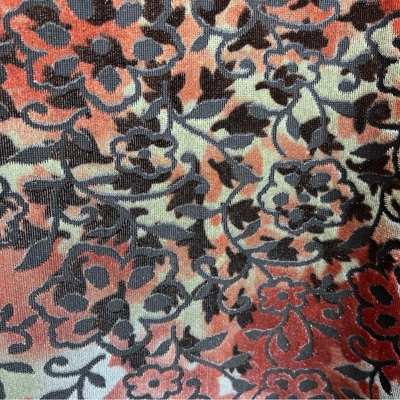 Avenue Green Rust Velvet Floral Belle Sleeve Top - Picture 8 of 11